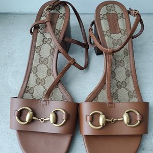 Tan GUCCI sandels. Size 39